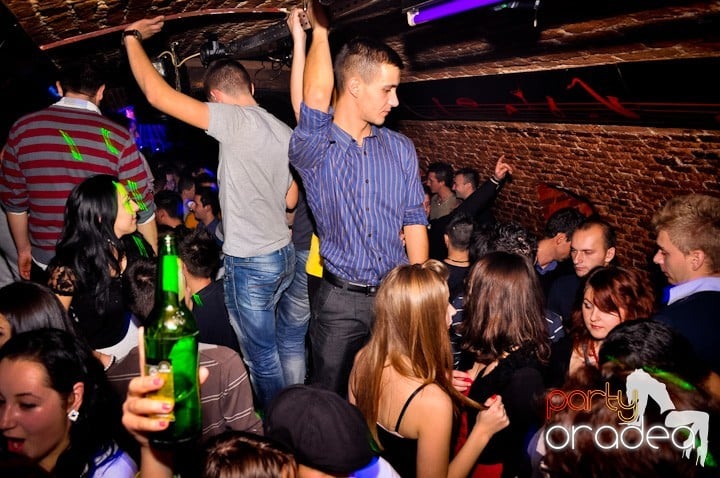 Miercuri în Club Escape, 