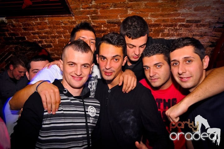 Miercuri în Club Escape, 