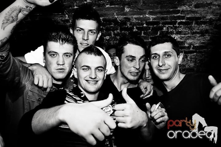 Miercuri în Club Escape, 