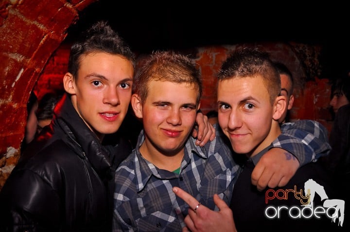 Miercuri în Club Escape, 