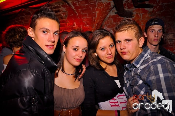 Miercuri în Club Escape, 