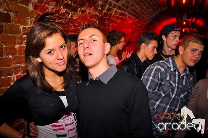 Miercuri în Club Escape, 