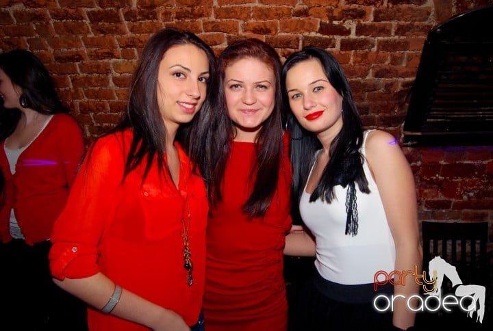 Miercuri noaptea e party în Escape!,