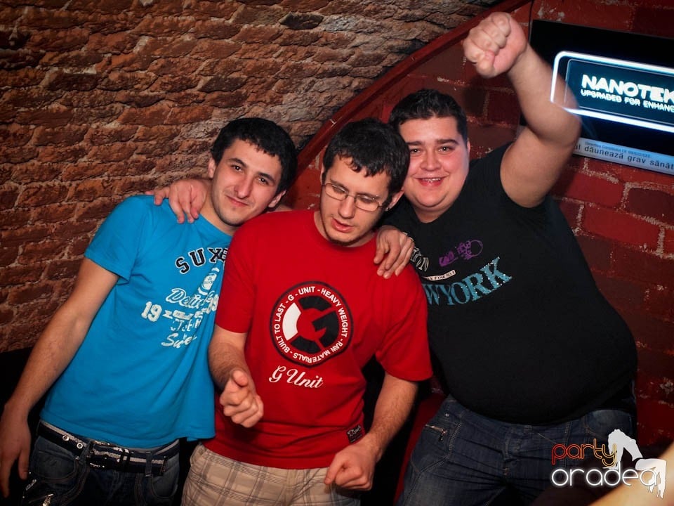 Miercuri noaptea în Club Escape, 