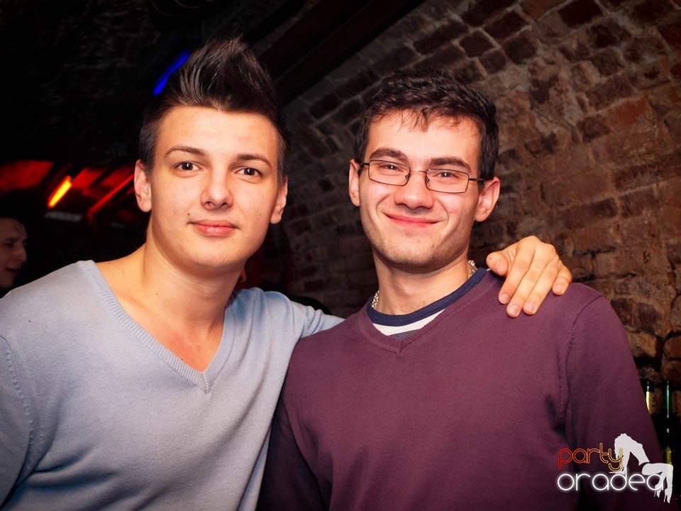 Miercuri noaptea în Club Escape, 