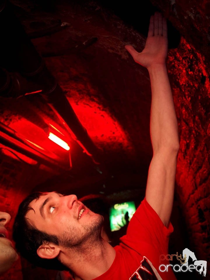 Miercuri noaptea în Club Escape, 