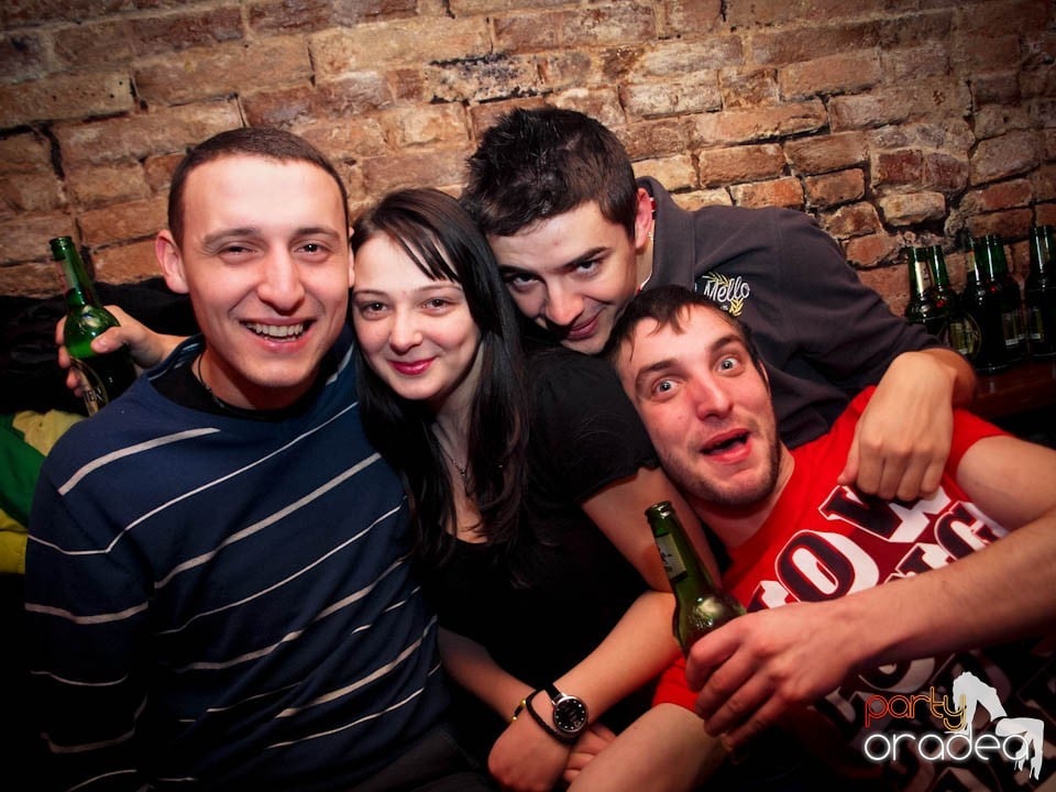 Miercuri noaptea în Club Escape, 