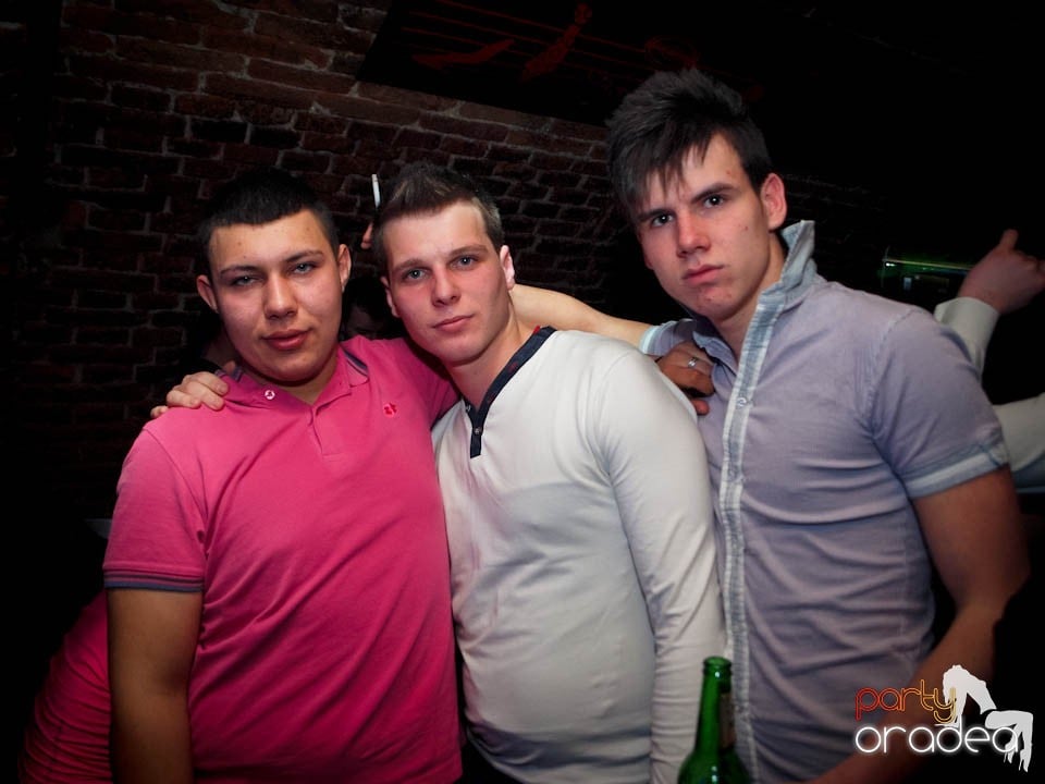 Miercuri noaptea în Club Escape, 