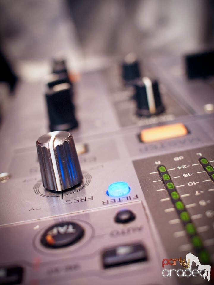 Miercuri noaptea în Club Escape, 