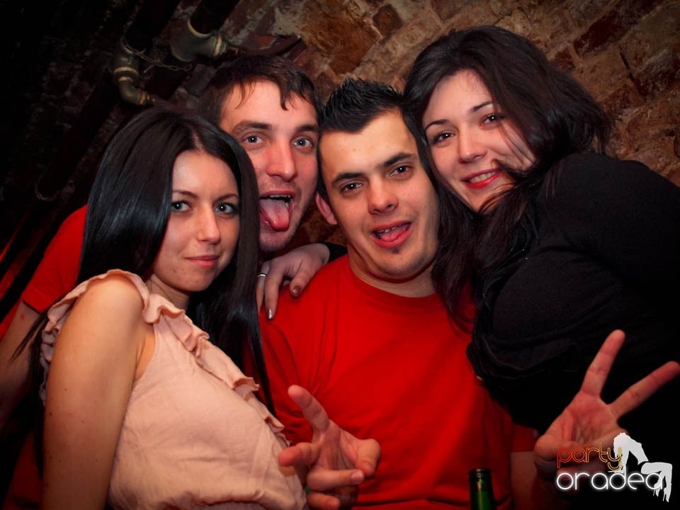 Miercuri noaptea în Club Escape, 