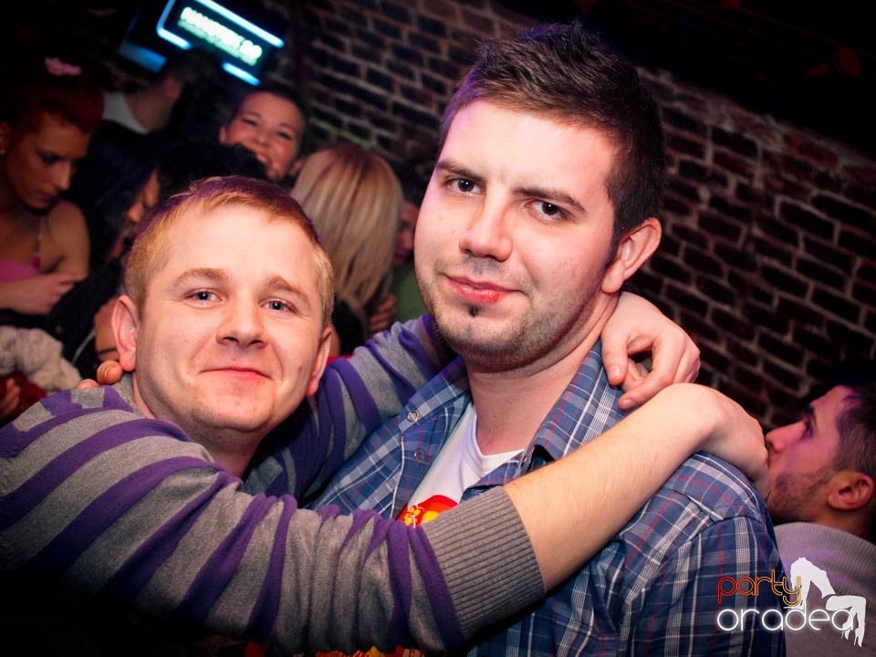 Miercuri noaptea în Club Escape, 