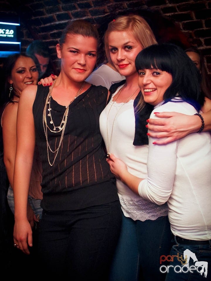 Miercuri noaptea în Club Escape, 