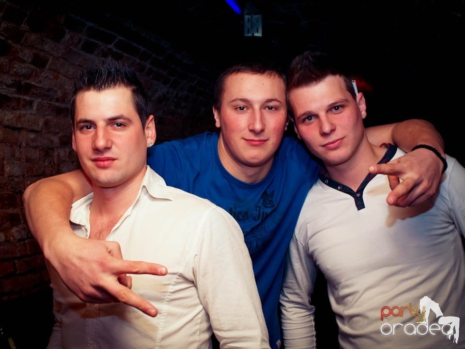 Miercuri noaptea în Club Escape, 