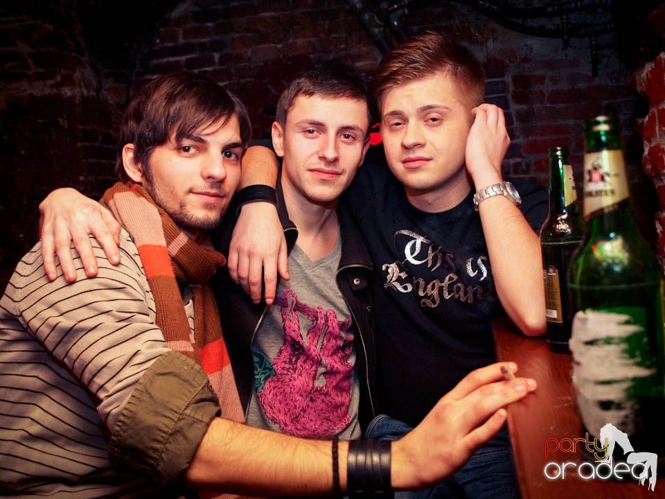 Miercuri noaptea în Club Escape, 