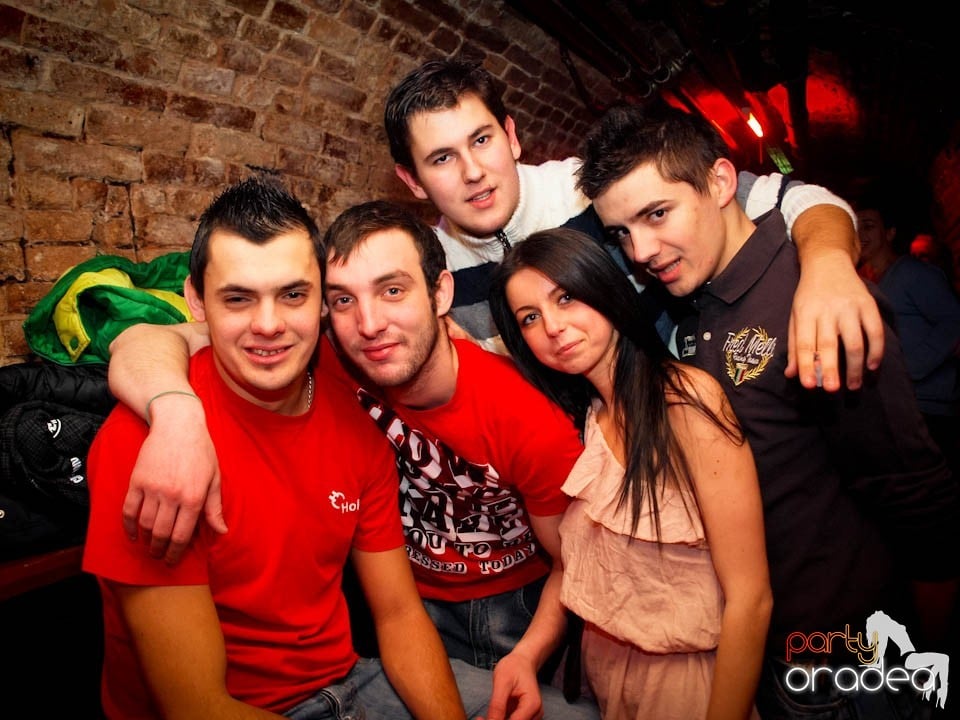 Miercuri noaptea în Club Escape, 