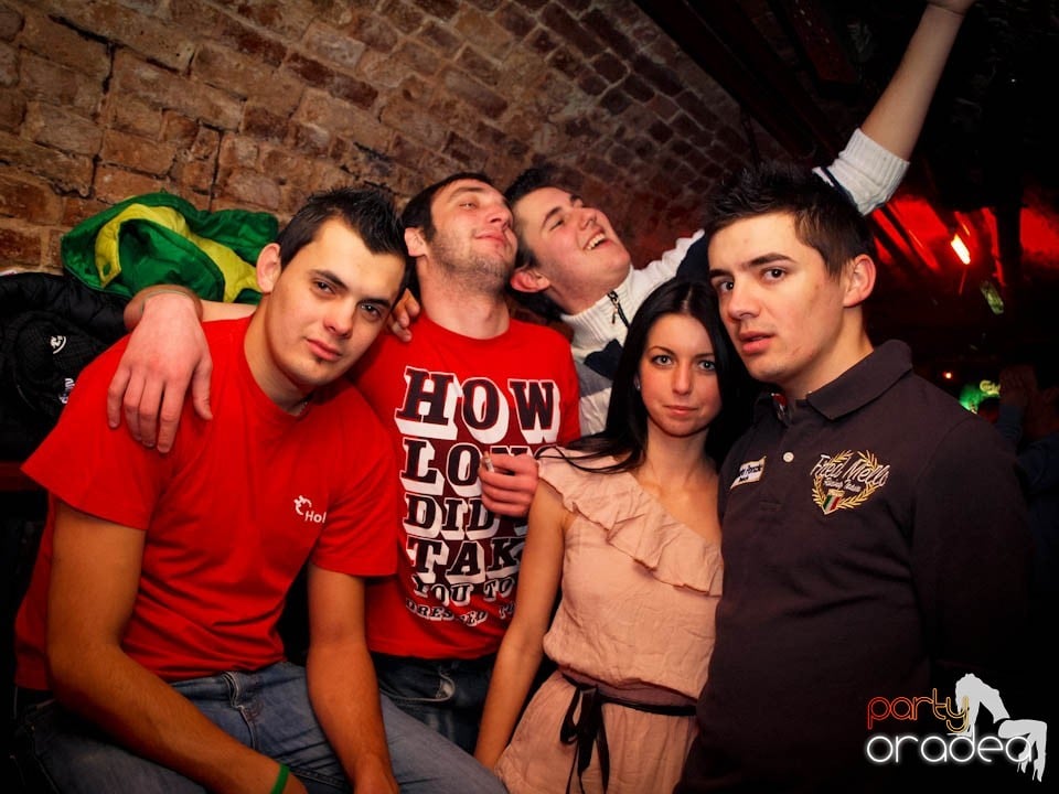 Miercuri noaptea în Club Escape, 