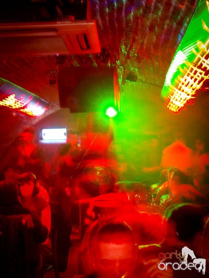 Miercuri noaptea în Club Escape, 