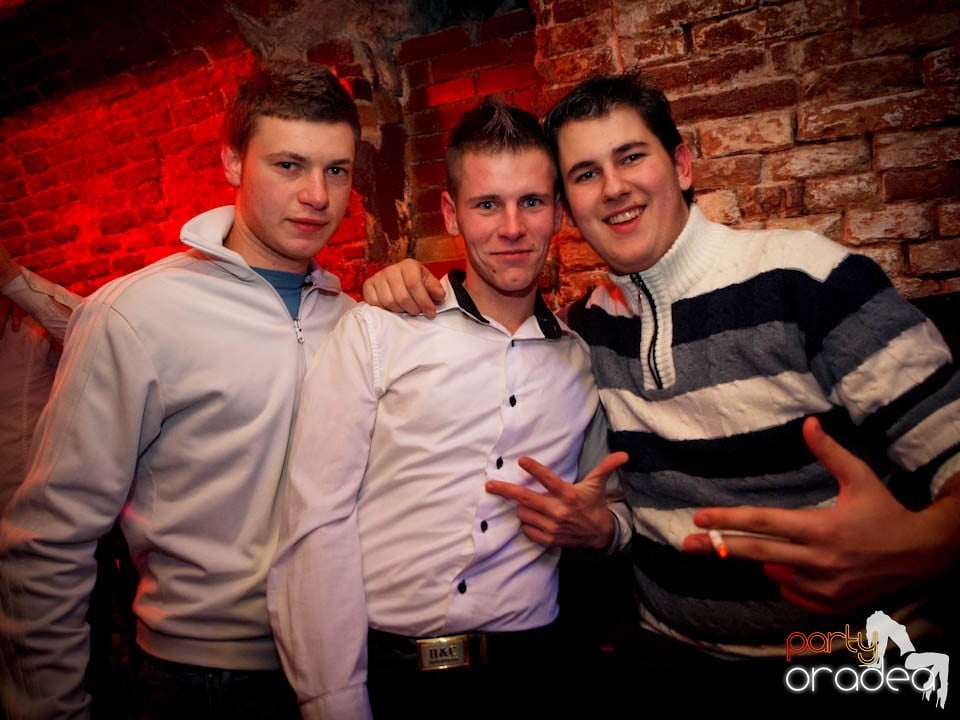 Miercuri noaptea în Club Escape, 