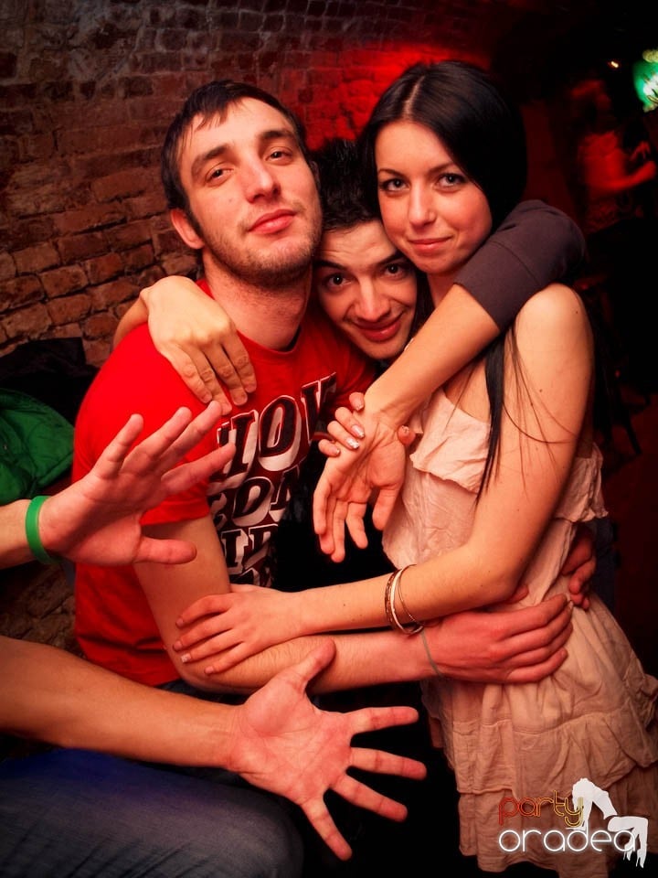 Miercuri noaptea în Club Escape, 