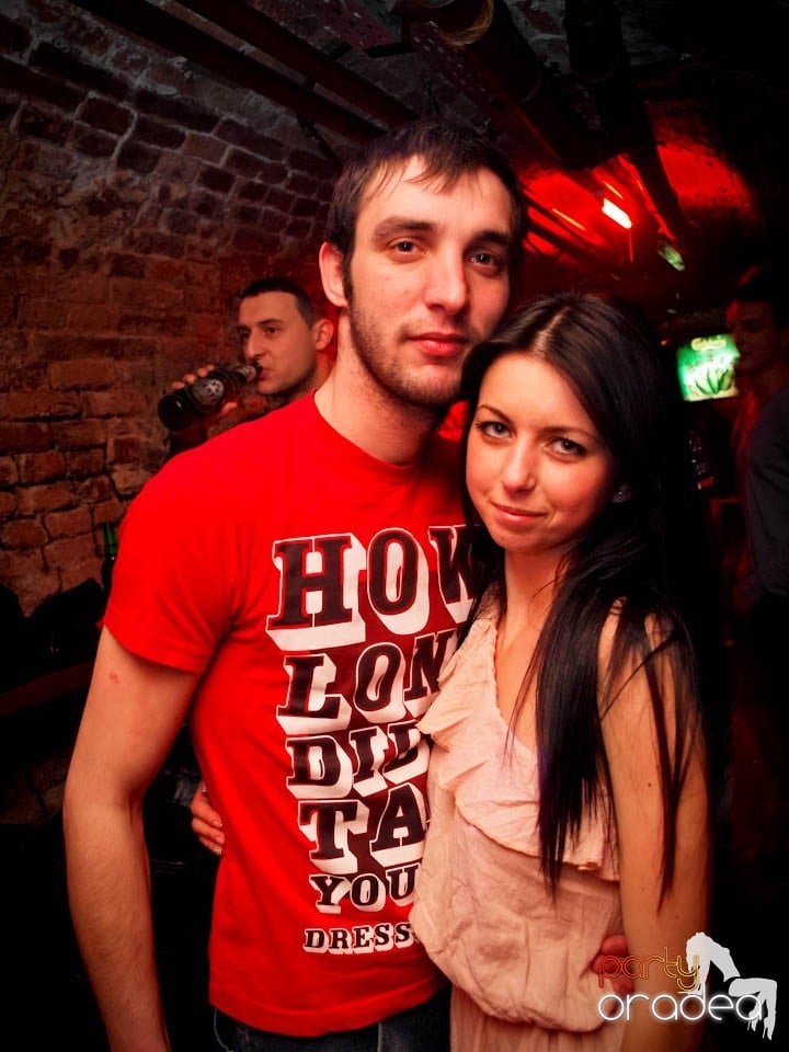 Miercuri noaptea în Club Escape, 