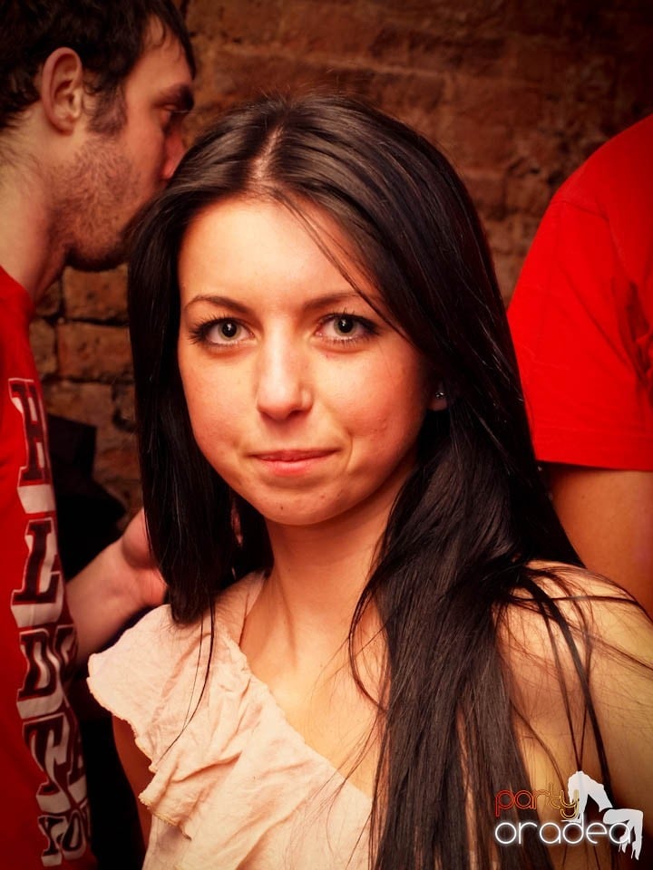 Miercuri noaptea în Club Escape, 