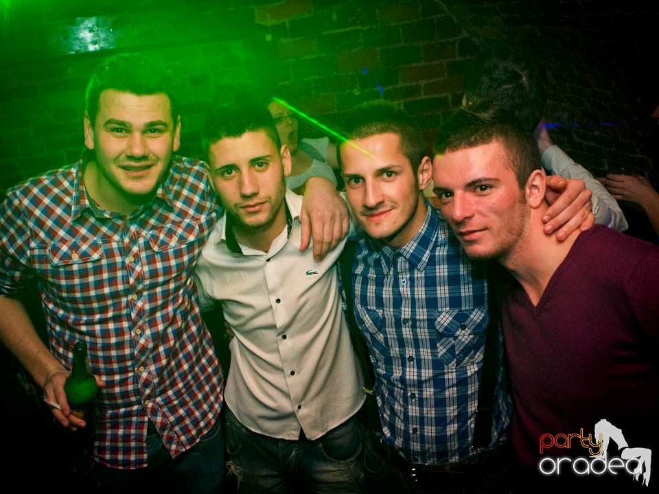 Miercuri noaptea în Club Escape, 