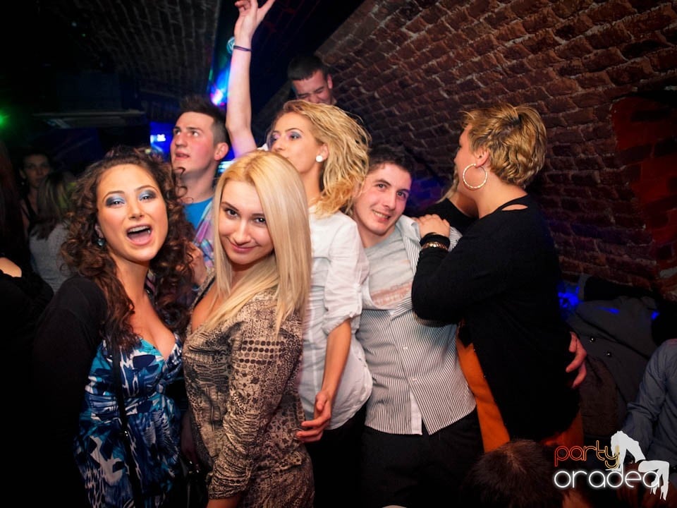 Miercuri noaptea în Club Escape, 