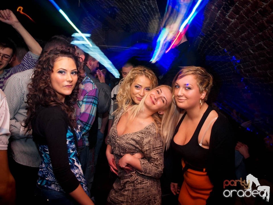 Miercuri noaptea în Club Escape, 