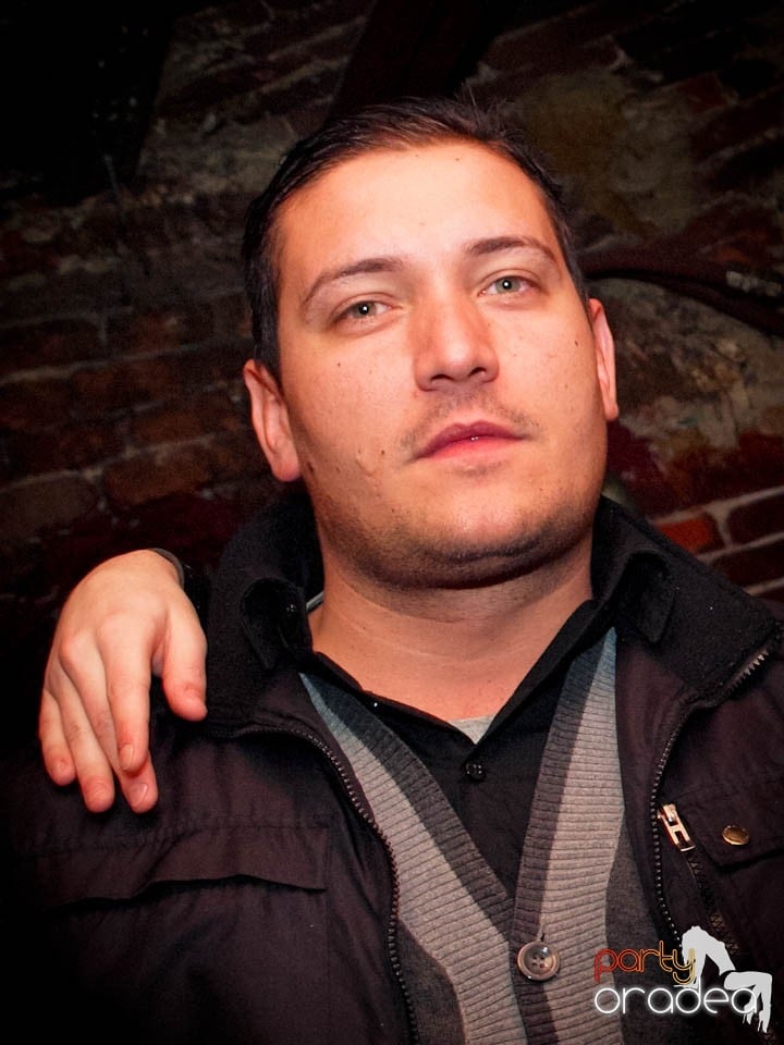 Miercuri noaptea în Club Escape, 