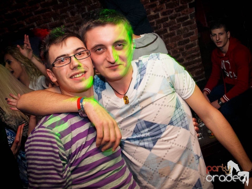 Miercuri noaptea în Club Escape, 