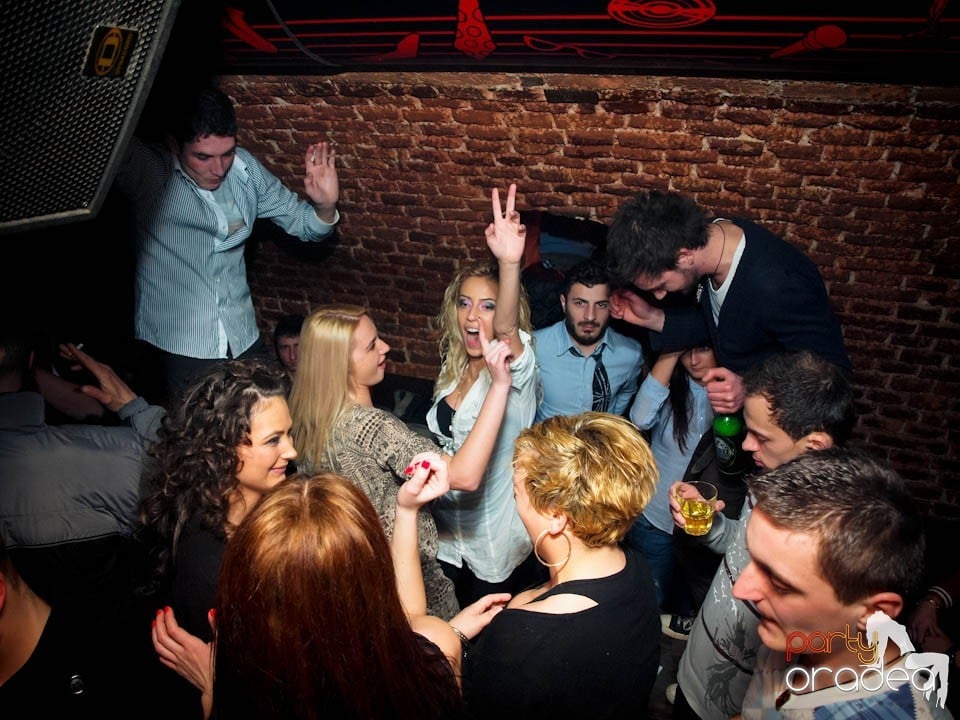 Miercuri noaptea în Club Escape, 