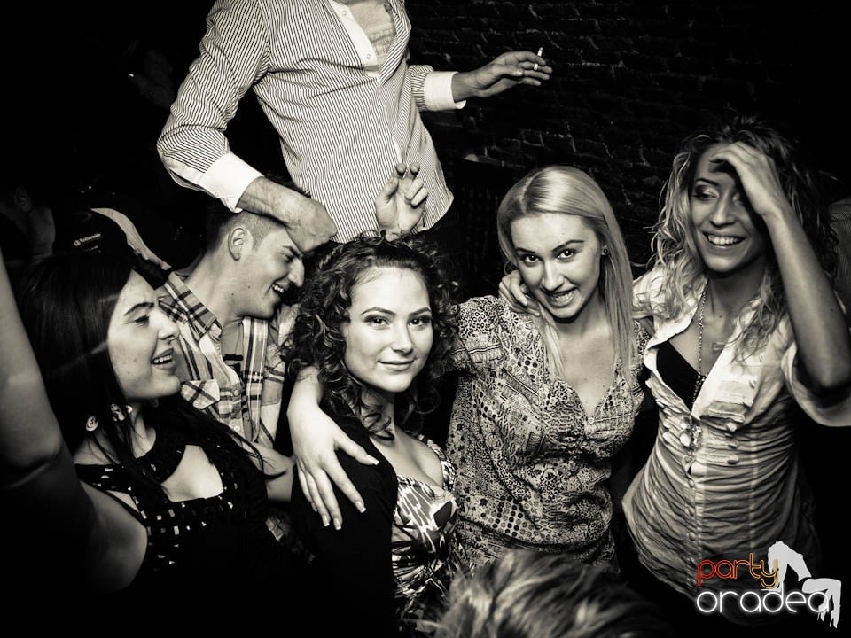 Miercuri noaptea în Club Escape, 