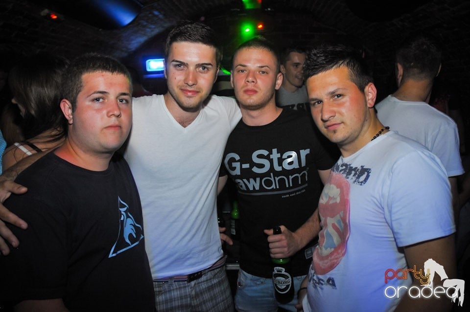 Miercuri noaptea în Escape, 