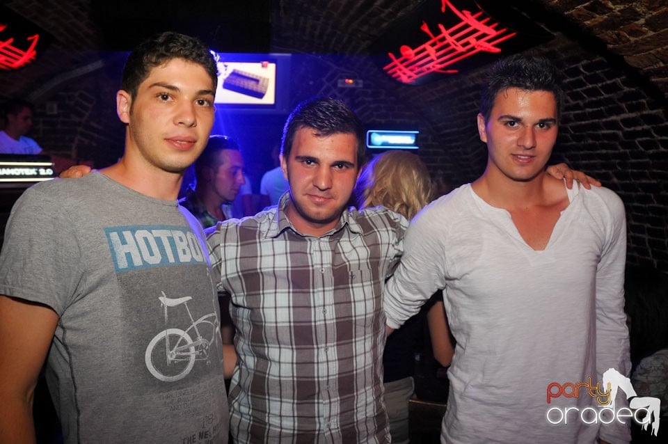 Miercuri noaptea în Escape, 