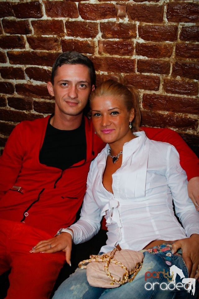 Miercuri seara e party în Club Escape, 