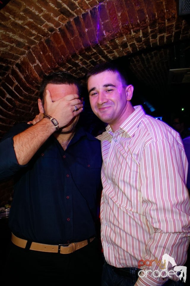 Miercuri seara e party în Club Escape, 