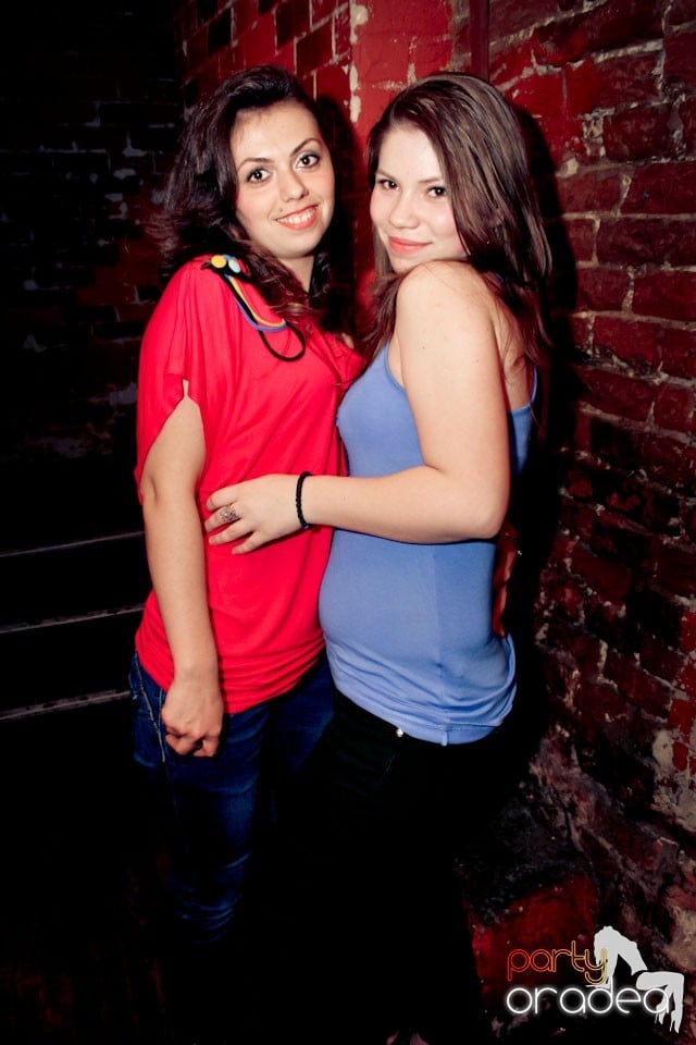 Miercuri seara e party în Club Escape, 