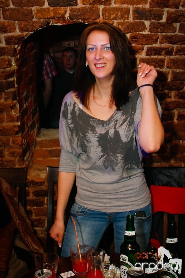 Miercuri seara e party în Club Escape, 