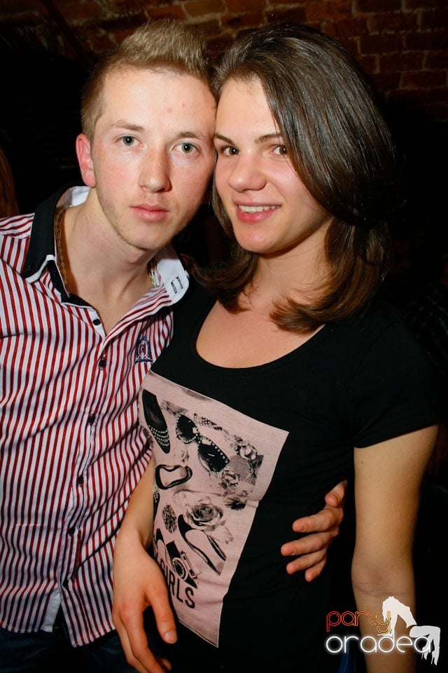 Miercuri seara e party în Club Escape, 