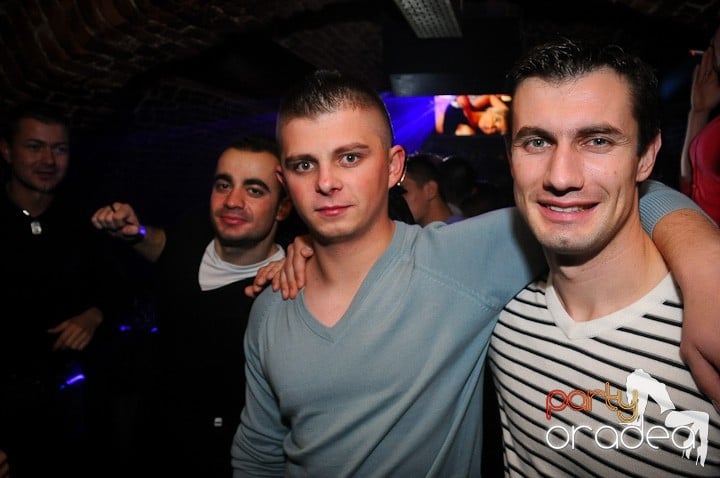 Miercuri seara e party în Escape, 