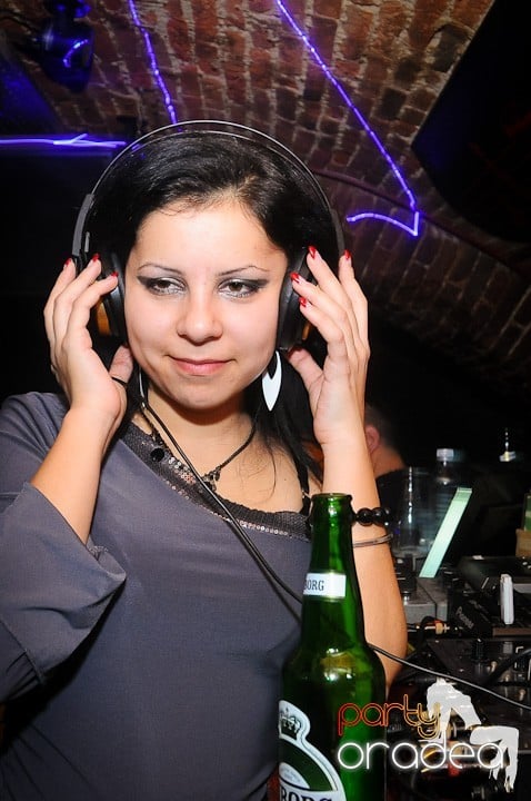 Miercuri seara e party în Escape, 