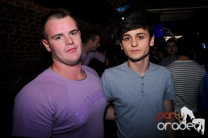 Miercuri seara e party în Escape, 