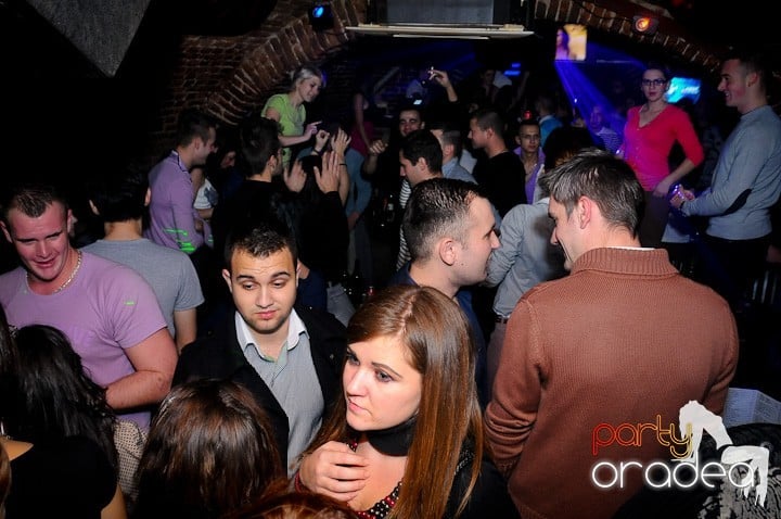 Miercuri seara e party în Escape, 