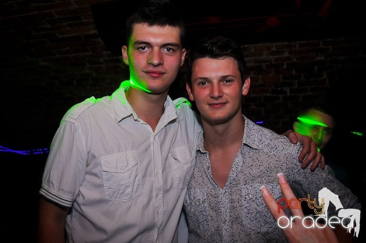 Miercuri seara e party în Escape, 