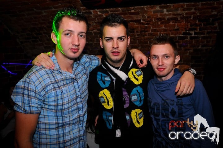 Miercuri seara e party în Escape, 