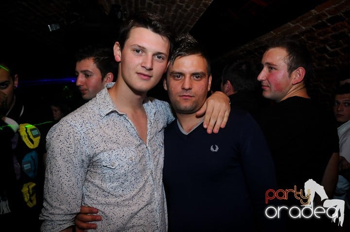 Miercuri seara e party în Escape, 