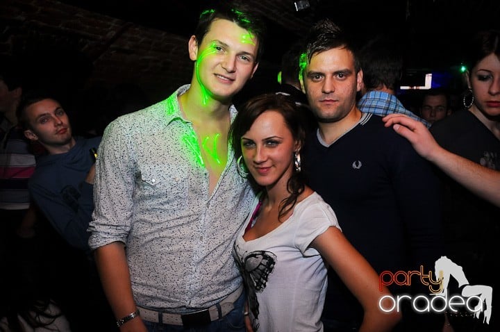 Miercuri seara e party în Escape, 