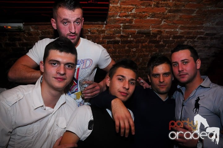 Miercuri seara e party în Escape, 