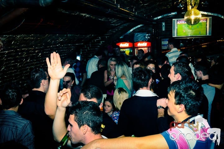 Miercuri seara e party în Escape, 