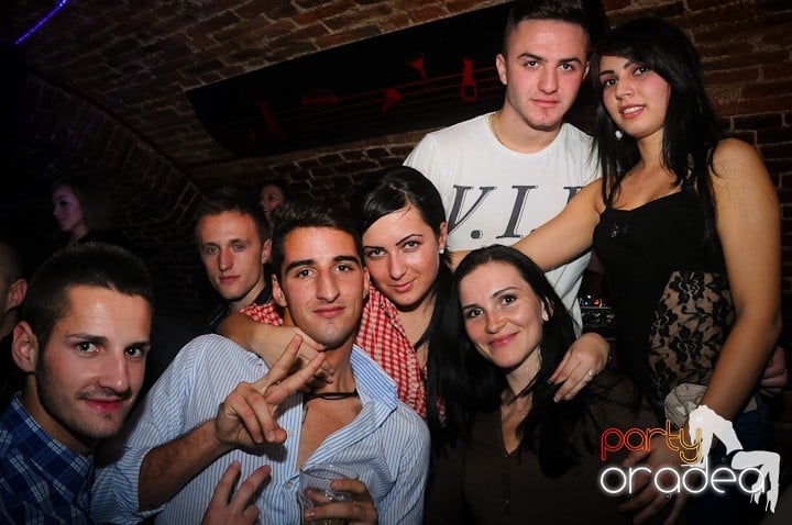 Miercuri seara e party în Escape, 